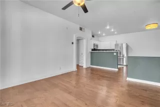 Photo #4: 2609145 Listing