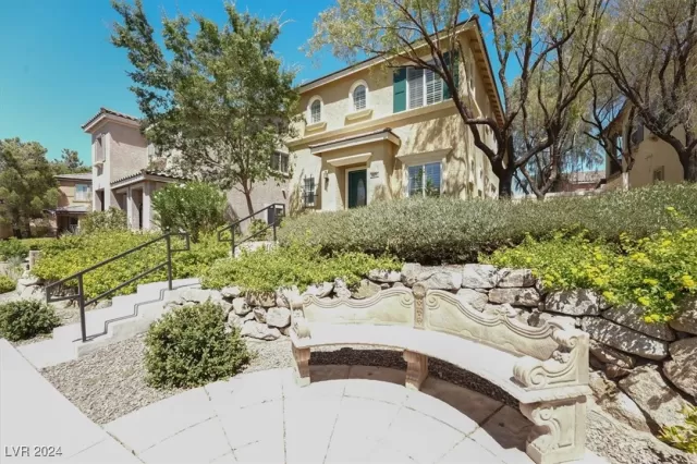 MLS: 2609152 Condo For Sale