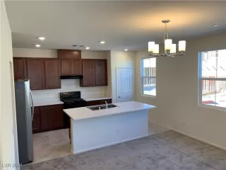 Photo #2: 2609183 Listing 