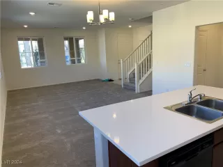 Photo #4: 2609183 Listing 