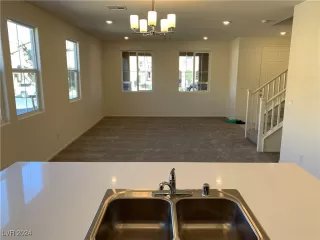 Photo #5: 2609183 Listing 