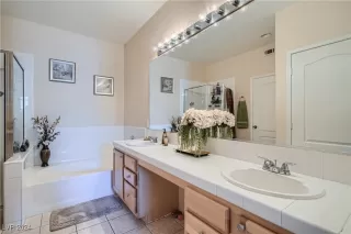 Photo #5: 2609192 Listing 