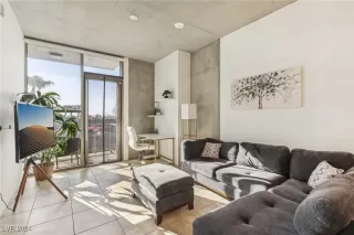 Photo #6: 2609233 Listing