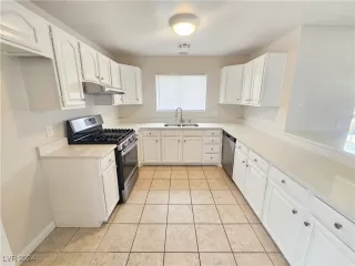 Photo #5: 2609271 Listing