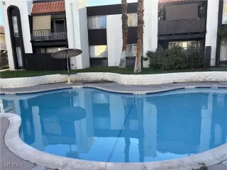 Photo #2: 2609280 Listing 