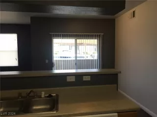 Photo #2: 2609317 Listing 