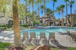 Photo #3: 2609319 Listing