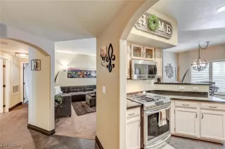 Photo #6: 2609319 Listing