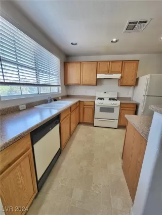Photo #1: 2609327 Listing 