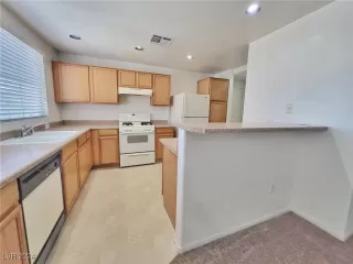 Photo #2: 2609327 Listing 