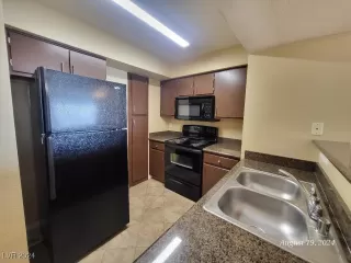 Photo #4: 2609356 Listing 