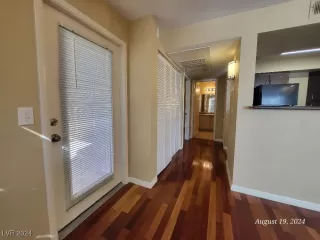 Photo #5: 2609356 Listing 