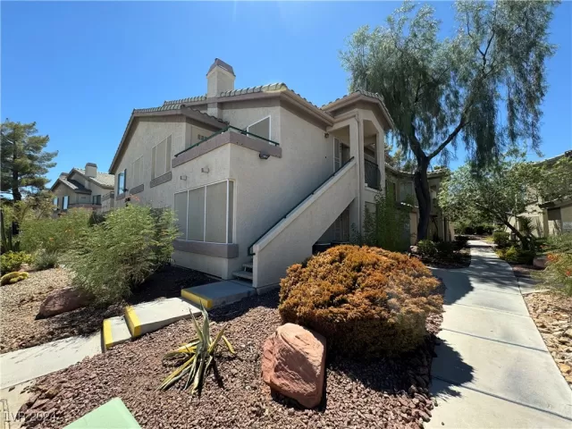 MLS: 2609366 Condo For Sale