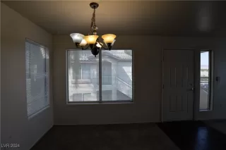 Photo #5: 2609366 Listing