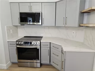 Photo #5: 2609372 Listing 