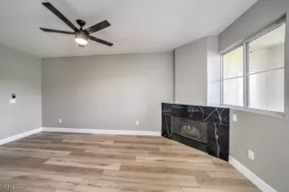 Photo #5: 2609385 Listing