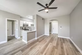 Photo #6: 2609385 Listing