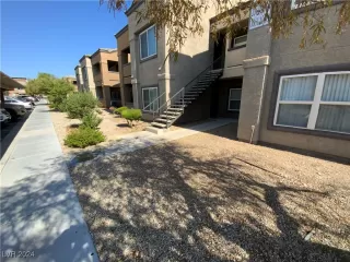 Photo #1: 2609396 Listing 