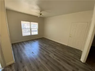 Photo #4: 2609396 Listing 