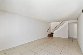 Photo #4: 2609428 Listing