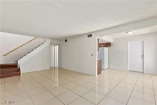 Photo #6: 2609428 Listing