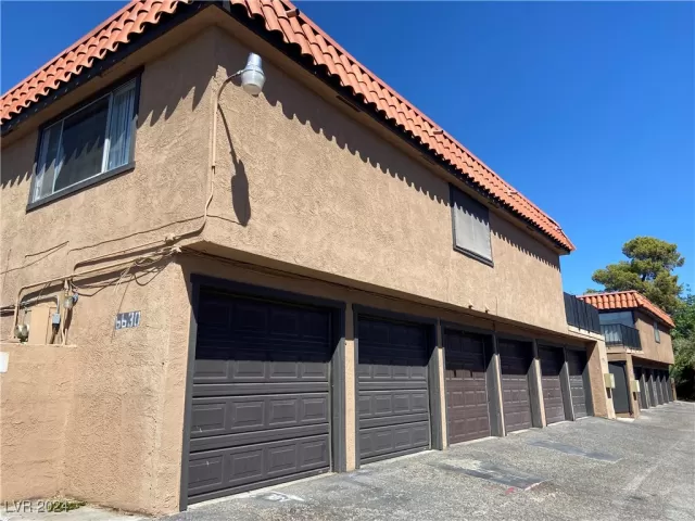 MLS: 2609464 Condo For Sale