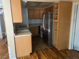 Photo #5: 2609464 Listing