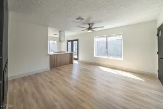 Photo #5: 2609483 Listing