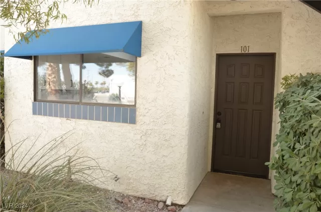 MLS: 2609499 Condo For Sale