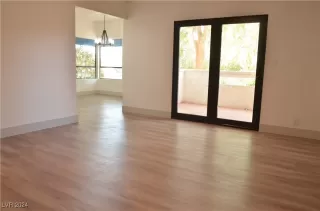 Photo #2: 2609499 Listing