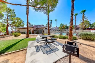 Photo #4: 2609500 Listing