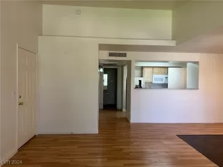 Photo #2: 2609511 Listing 