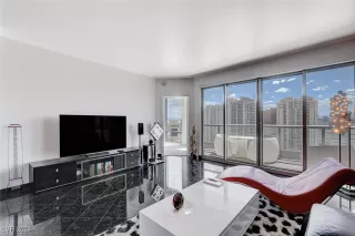 Photo #4: 2609527 Listing