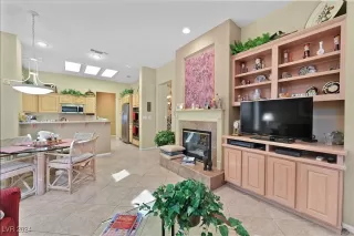 Photo #5: 2609532 Listing