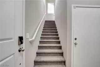 Photo #5: 2609589 Listing 