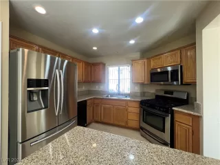 Photo #5: 2609638 Listing 