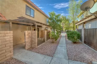 Photo #1: 2609640 Listing