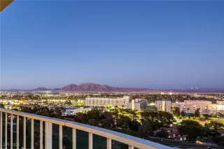 Photo #4: 2609658 Listing