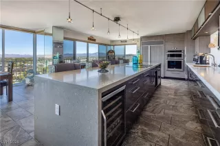 Photo #5: 2609658 Listing