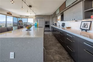 Photo #6: 2609658 Listing