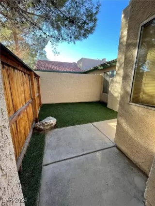 Photo #4: 2609675 Listing 