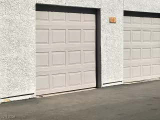 Photo #4: 2609682 Listing