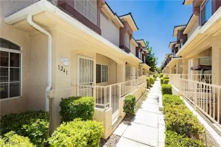 Photo #1: 2609697 Listing