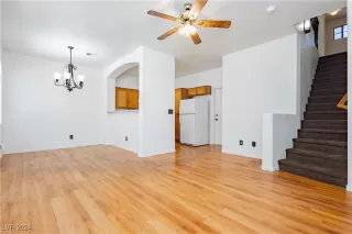 Photo #3: 2609697 Listing