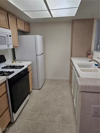 Photo #6: 2609702 Listing 