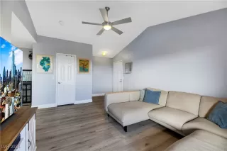 Photo #3: 2609722 Listing