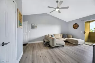 Photo #4: 2609722 Listing