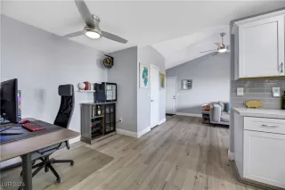 Photo #5: 2609722 Listing