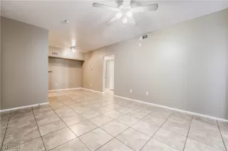 Photo #5: 2609759 Listing