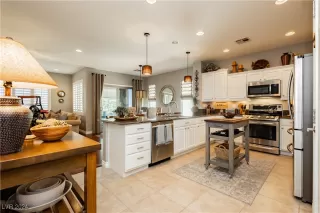 Photo #1: 2609795 Listing